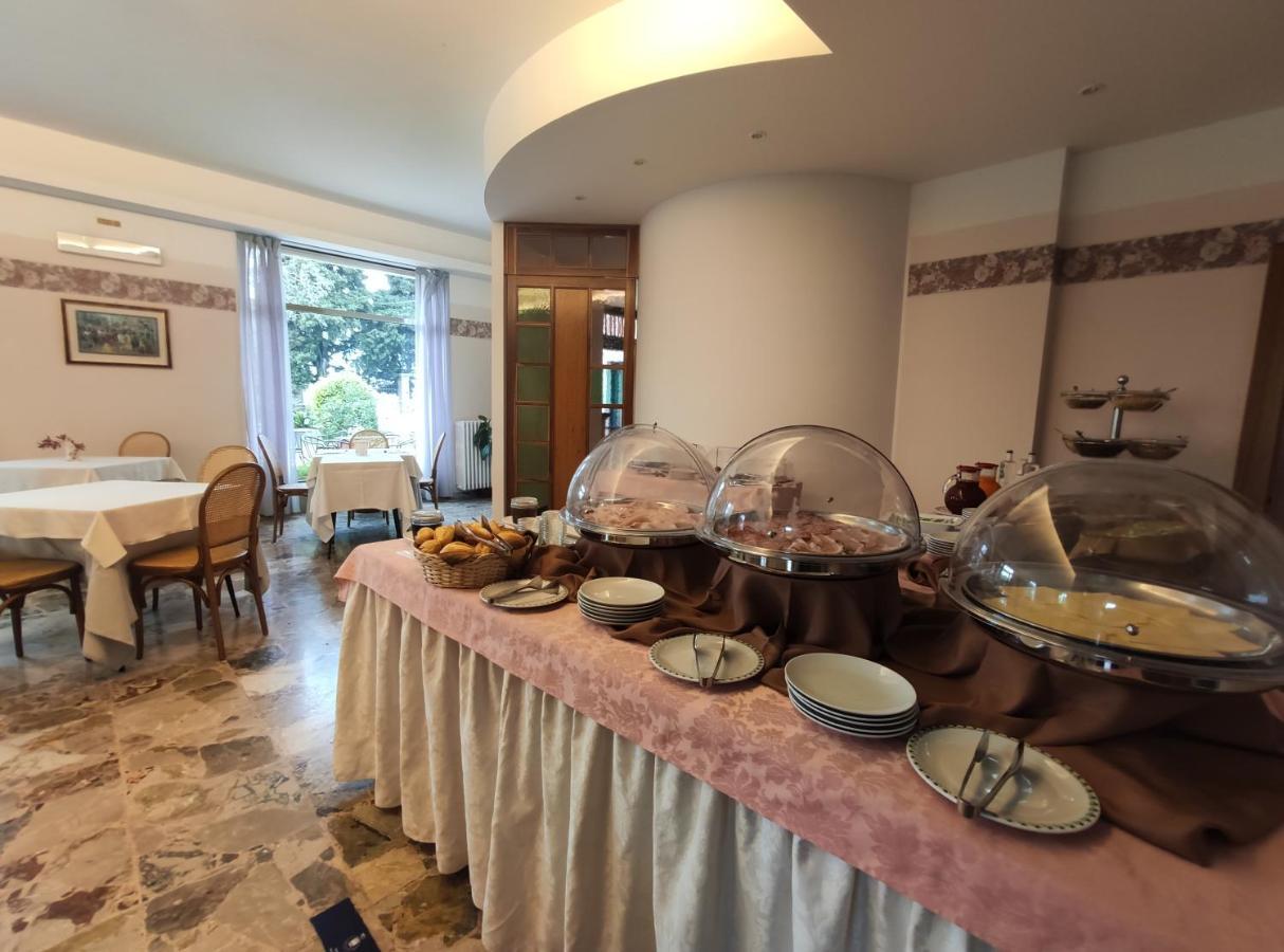 Hotel 2 Palme Торри-дель-Бенако Экстерьер фото